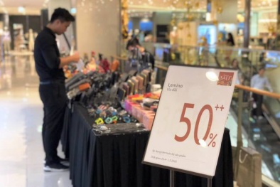 Thời trang, phụ kiện ồ ạt giảm giá trước ngày nghỉ lễ 30.4
