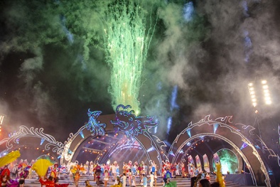 Quảng Ninh: Ấn tượng sắc màu lễ hội Carnaval Hạ Long 2018