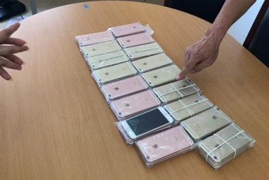 Quảng Ninh: Thu giữ 48 chiếc điện thoại iPhone cũ được dấu trong người