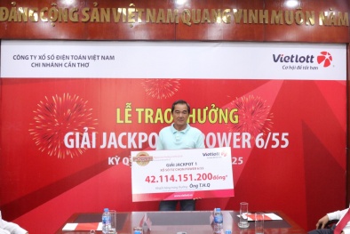 Xổ số Vietlott: Khách hàng Cần Thơ công khai hình ảnh khi nhận thưởng 42 tỷ đồng