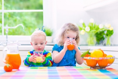 Uống nước trái cây vào bữa sáng, trẻ có nguy cơ béo phì cao hơn