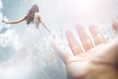 Bí ẩn người phụ nữ nhìn xuyên tương lai và 'kiếp trước' của mình