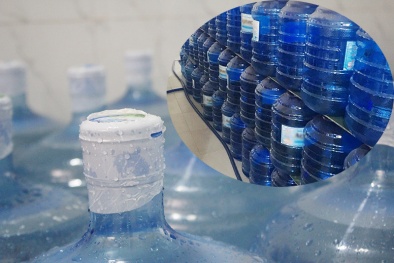 Hà Nội: Xử phạt 12 cơ sở sản xuất nước đóng chai, nước đá 'bẩn'