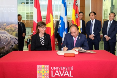 Thủ tướng Nguyễn Xuân Phúc thăm trường đại học lâu đời nhất ở Canada