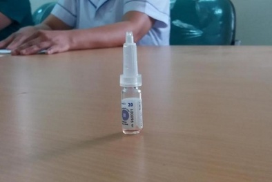 Bé 3 tháng tuổi 'gặp họa' bị y tá 'lỡ tay' cho uống cả lọ vắc xin