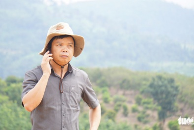 Mặc đồ bình dân 'vi hành', Bí thư huyện bị cán bộ xã trừng mắt quát 'có việc gì?'