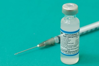 Chưa cấp phép nhập khẩu vaccine kém chất lượng từ công ty Trung Quốc