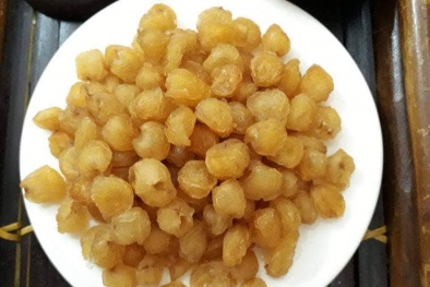 Long nhãn vào mùa, khách mua liền chục kg mang đi biếu trời Tây