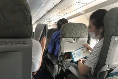 Máy bay Vietnam Airlines hỏng điều hòa, hành khách quạt tay cả tiếng đồng hồ