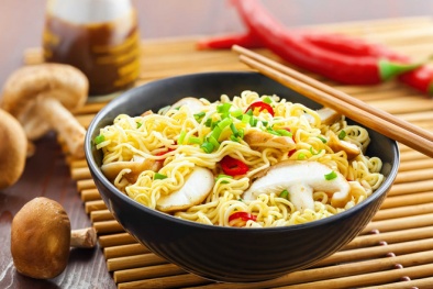 Người Việt ăn 5 tỷ gói mì 1 năm: Các 'đại gia' mì ăn liền 'thu đậm' thế nào?