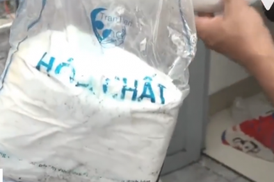 Tiêu hủy hàng triệu viên thuốc ho, thuốc sát trùng sản xuất 'công nghệ xô chậu'