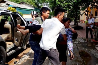 Yên Bái: Hàng chục công nhân nhà máy may nhập viện nghi bị ngộ độc khí nén