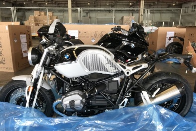 BMW R nineT Spezial và K1600 Grand America bất ngờ xuất hiện tại sân bay Tân Sơn Nhất