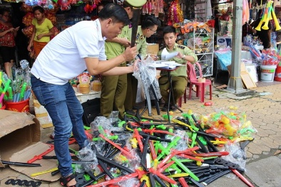 Lâm Đồng: Tịch thu, tiêu hủy hàng loạt đồ chơi trẻ em bạo lực