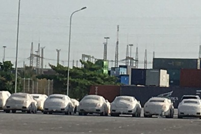 Vì sao 4 siêu xe Rolls Royce, Ferrari, Porsche bị tạm giữ tại cảng Hải Phòng?