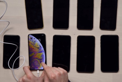 Nhiều người dùng iPhone XS phàn nàn gặp sự cố không thể sạc pin
