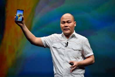 Bphone 3 liệu có phải 'canh bạc lớn' cuối cùng của đại gia Quảng 'nổ'?