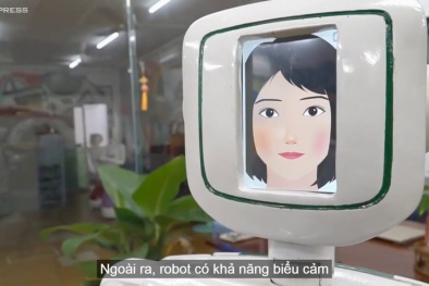 Robot biết giao tiếp, nhảy múa do thầy trò ở TP HCM chế tạo