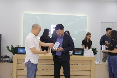 CEO Quảng 'nổ': Bphone sẽ 'đánh bật' Samsung - 'đây chắc chắn là mục tiêu của chúng tôi'