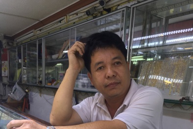 Anh thợ điện đổi 100 USD được miễn phạt 90 triệu, 20 viên kim cương của chủ tiệm vàng sẽ ra sao?