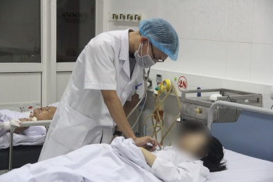 Đốt than sưởi ấm cho bà đẻ: cả nhà nhập viện, 1 người tử vong