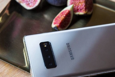 Samsung Galaxy S10 xuất hiện với 3 camera sau