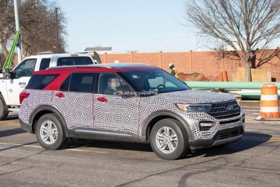 Ford Explorer 2020 lộ diện: Thay đổi nhẹ so với phiên bản cũ