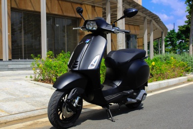 Vespa Sprint Notte giá từ 78,5 triệu đồng, ứng dụng có ‘đáng đồng tiền bát gạo’?