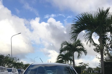 Kia Morning số tự động giá rẻ so găng Toyota Wigo: Mèo nào cắn mỉu nào?