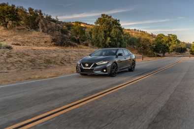 Nissan Maxima chốt giá, cạnh tranh với Toyota Avalon