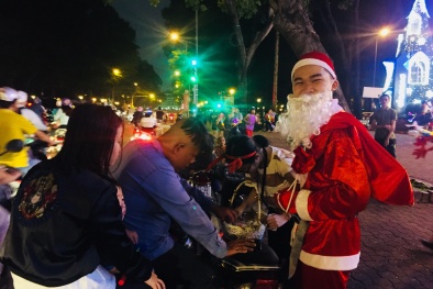 Dịch vụ ông già Noel đắt khách, sinh viên tranh thủ kiếm tiền triệu mỗi ngày