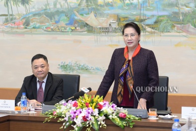 Chủ tịch Quốc hội gặp mặt các doanh nhân trẻ