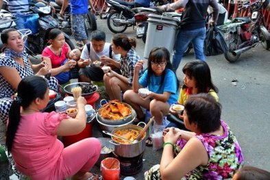 Thuế nợ nghìn tỷ chưa thu nổi, sao vội thu thuế xe ôm?