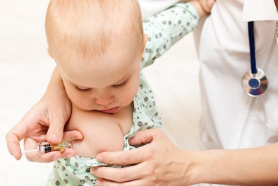 Trẻ phản ứng với vacxin ComBE Five: Cục Y tế dự phòng khuyến cáo gì?