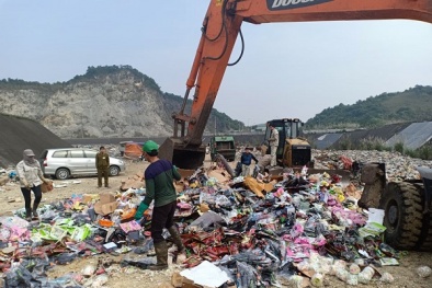 Tiêu hủy số lượng lớn hàng hóa không đạt tiêu chuẩn chất lượng
