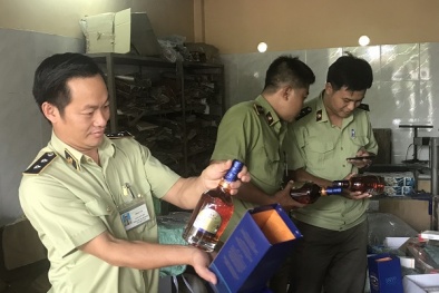 Tịch thu 90 chai rượu Chivas 18 không hóa đơn chứng từ