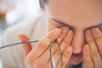 Dấu hiệu cảnh báo một số vấn đề nghiêm trọng về đôi mắt