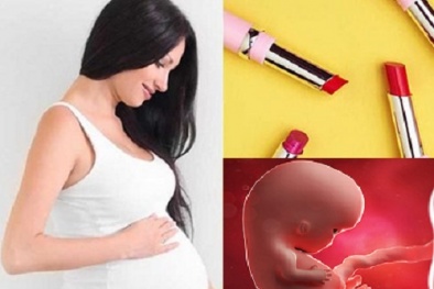 Trẻ có thể bị tăng động nếu bà bầu tô son thường xuyên
