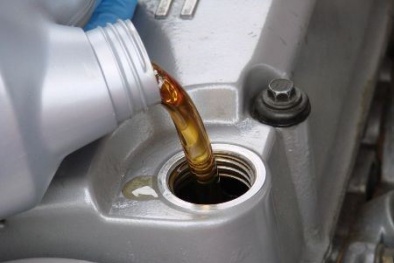 Sai lầm tai hại khi thay nhớt khiến xe máy tay ga xuống cấp không phanh