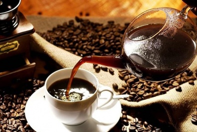 Nếu ngày nào cũng uống café ngoài hàng, bạn đang 'ném 1 triệu USD xuống cống'