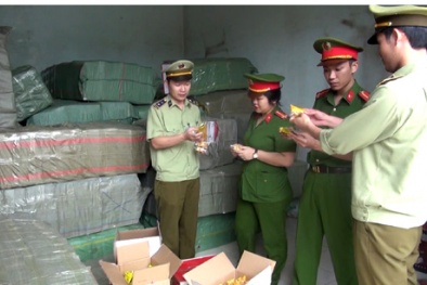 Thu giữ lượng lớn bánh kẹo, đồ chơi trẻ em không rõ nguồn gốc