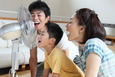 Sai lầm nhiều người mắc khi dùng quạt điện mùa nóng gây hại sức khỏe