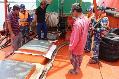 Tạm giữ 100.000 lít dầu DO không rõ nguồn gốc xuất xứ