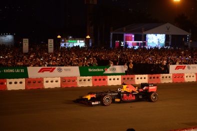 Khởi động F1 Việt Nam Grand Prix: Mãn nhãn trước màn trình diễn tốc độ ngoạn mục