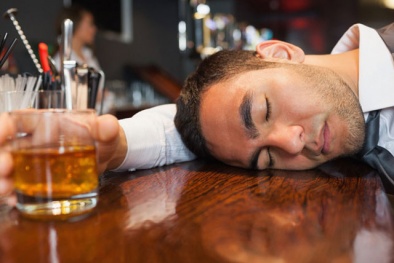Cảnh báo nguy hiểm: Uống rượu hàng ngày làm tăng nguy cơ đột quỵ