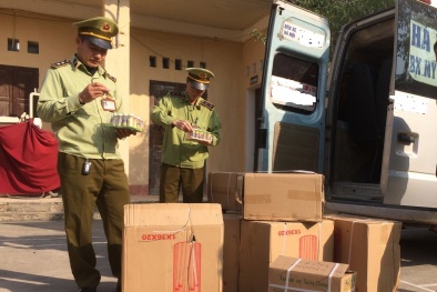 Thu giữ lượng lớn quạt điện, máy xông mặt có dấu hiệu nhập lậu