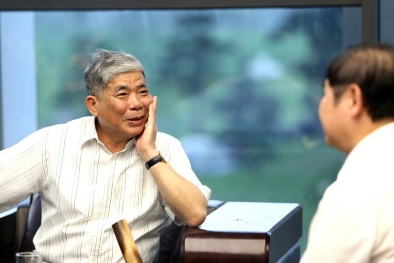 Giáo sư danh dự Dũng lò vôi, 'đại gia điếu cày' 73 tuổi nhận bằng cử nhân