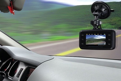 Thận trọng khi lựa chọn camera hành trình cho ô tô kẻo 'tiền mất tật mang'