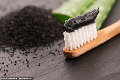 Kem đánh răng than có thể làm tăng nguy cơ sâu răng trầm trọng