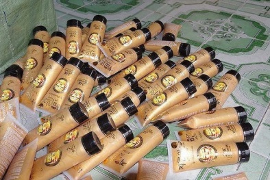 Phát hiện ô tô chứa gần 20.000 lọ mỹ phẩm không hóa đơn chứng từ